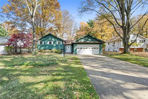 327 Claymore Blvd, Richmond Heights, OH 44143