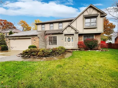 1843 Hunters Point Ln, Westlake, OH 44145