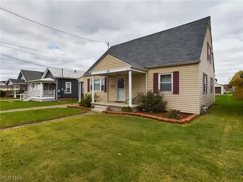 513 28th St, Vienna, WV 26105