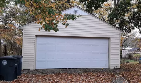 1295 Brittain Rd, Akron, OH 44310 photo 2