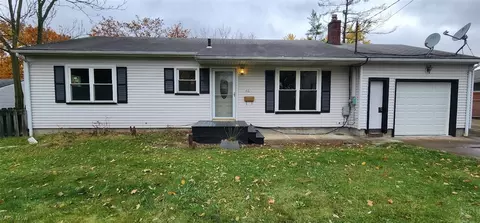 416 Reed Ct, Girard, OH 44420
