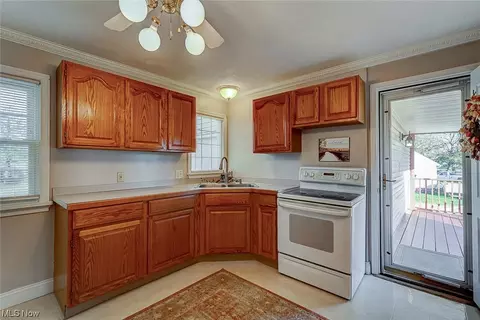 1541 Manor Ave NW, Canton, OH 44708 photo 4