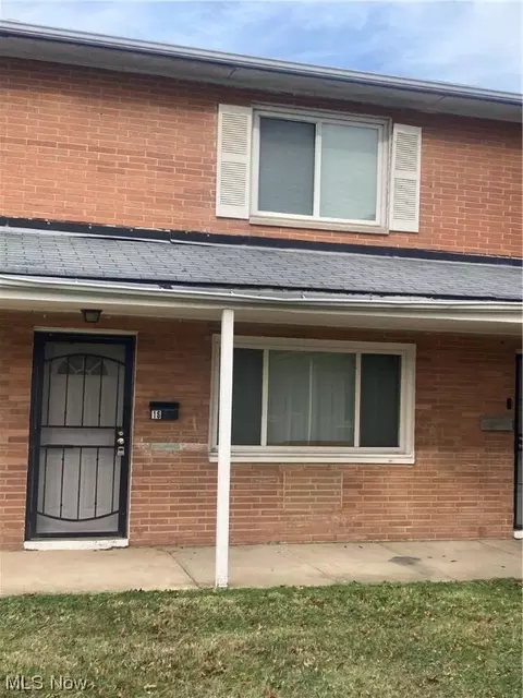 4889 Banbury Ct #G, Warrensville Heights, OH 44128