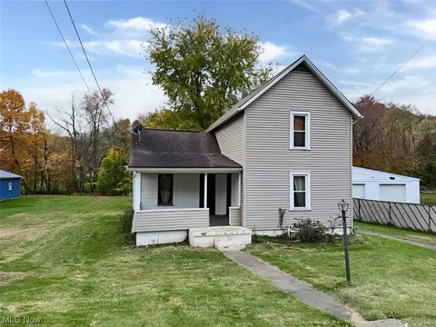 1918 Wainwright Rd SE, New Philadelphia, OH 44663