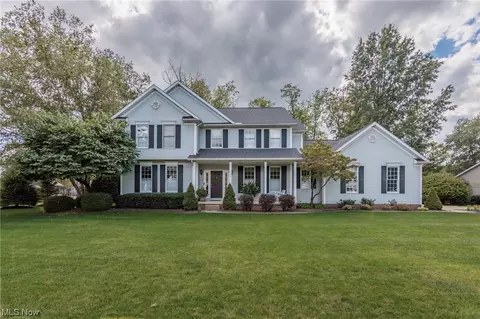 3168 Peterboro Dr, Stow, OH 44224