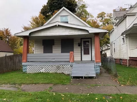 3147 W 70th St, Cleveland, OH 44102