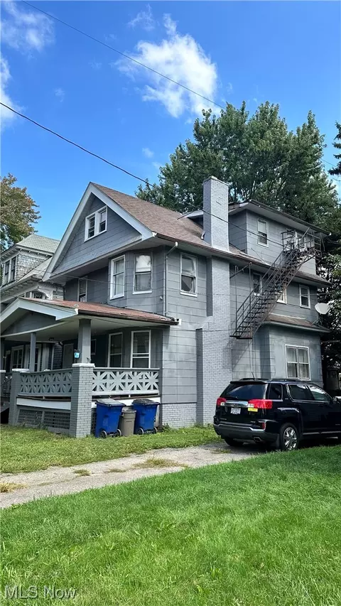 3889 W 33rd St, Cleveland, OH 44109