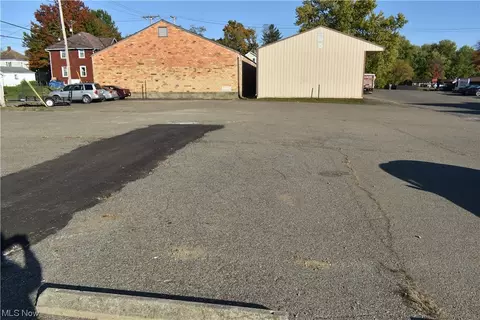 200 Pine St, Coshocton, OH 43812