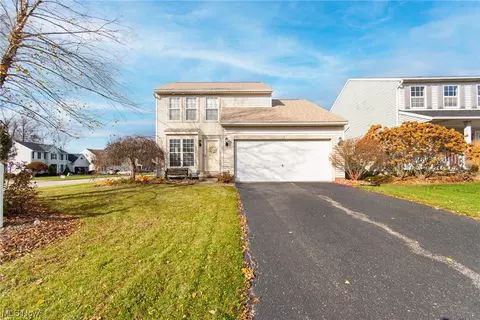 201 Potters Cir, Girard, OH 44420