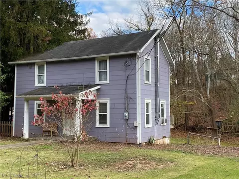 1020 Hadley Ln, Marietta, OH 45750
