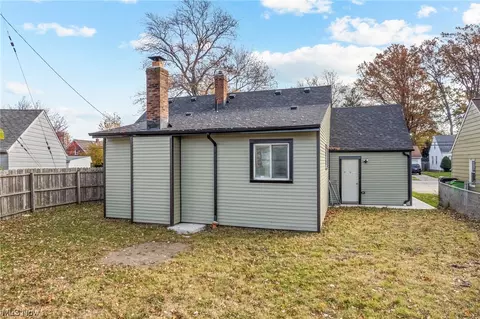 Exterior - 256 E 255th St, Euclid, OH 44132 photo 4 of 4