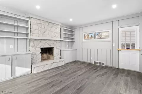 Living - 256 E 255th St, Euclid, OH 44132 photo 1 of 2