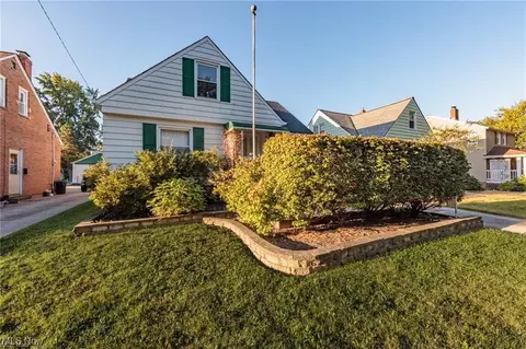 5660 Cherokee Dr, Lyndhurst, OH 44124