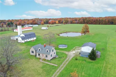 3452 Jones Rd, Diamond, OH 44412