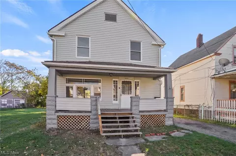 3525 W 56th St, Cleveland, OH 44102
