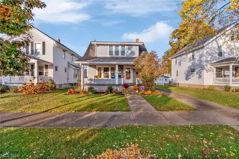 620 Oak St NW, New Philadelphia, OH 44663