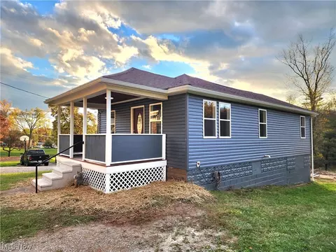 817 Saint Marys Ave, Marietta, OH 45750