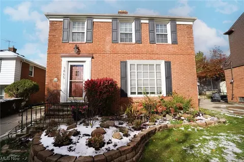 3865 Washington Blvd, University Heights, OH 44118