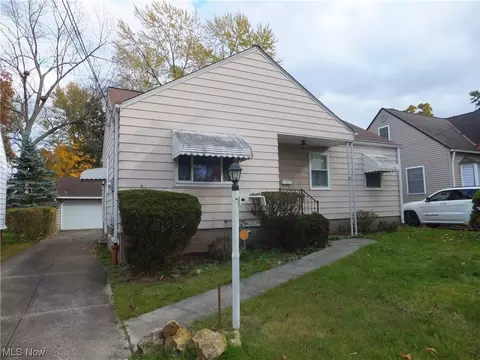 6953 Orchard Blvd, Parma Heights, OH 44130