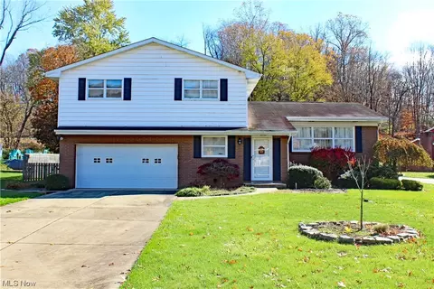 113 Country Club Blvd, Weirton, WV 26062