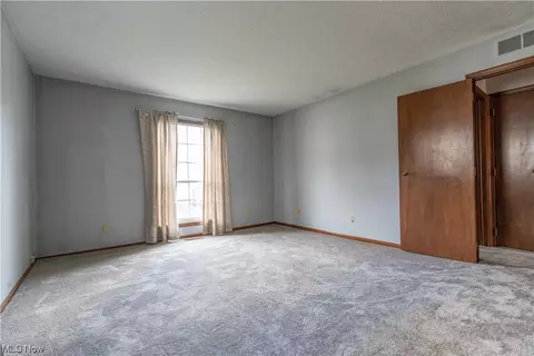 1838 Harbour Cir NW #14B, Canton, OH 44708 photo 17