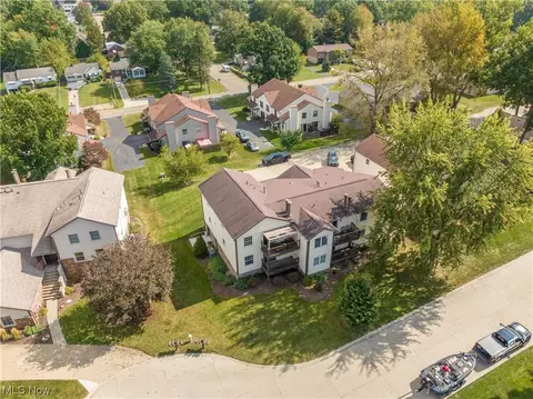 1838 Harbour Cir NW #14B, Canton, OH 44708 photo 5