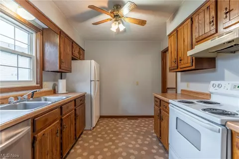 1838 Harbour Cir NW #14B, Canton, OH 44708 photo 16