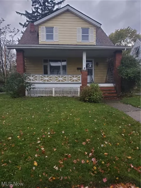4298 W 226th St, Fairview Park, OH 44126