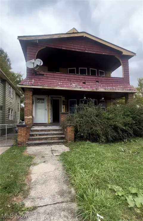 1721 Cliffview Rd, Cleveland, OH 44112
