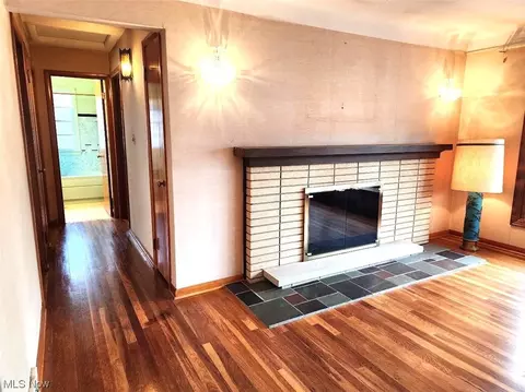 5262 Harmony Ln, Willoughby, OH 44094 photo 7