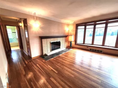 5262 Harmony Ln, Willoughby, OH 44094 photo 5