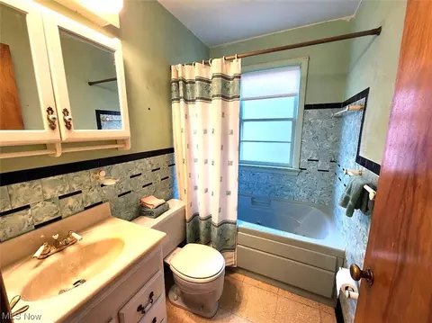 5262 Harmony Ln, Willoughby, OH 44094 photo 10