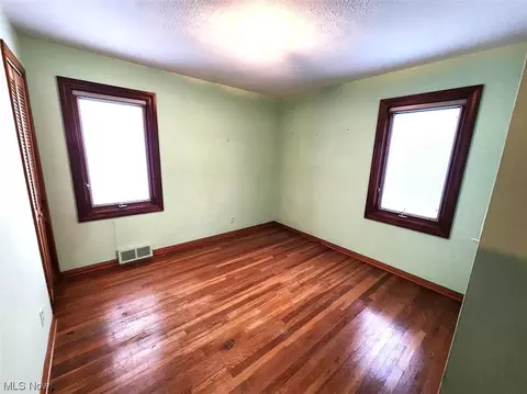 5262 Harmony Ln, Willoughby, OH 44094 photo 11