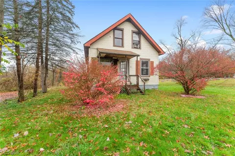 85 Coitsville Hubbard Rd, Youngstown, OH 44505