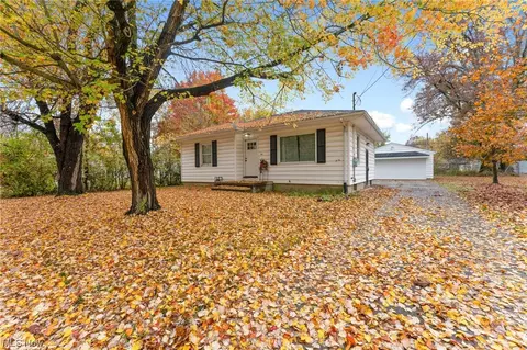 1308 Riverview St NW, Warren, OH 44485