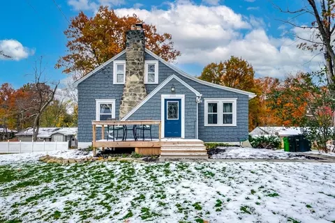 2083 Berger Ave, Stow, OH 44224