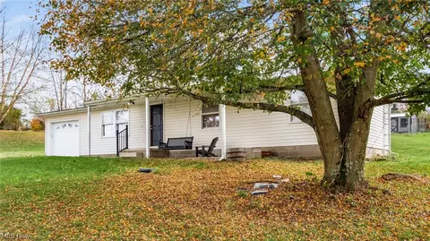 1730 Mollies Rock Rd, Dresden, OH 43821