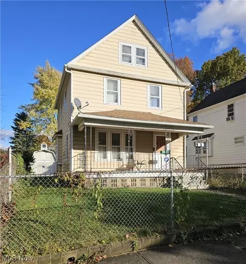 809 Beardsley St, Akron, OH 44311 photo 2