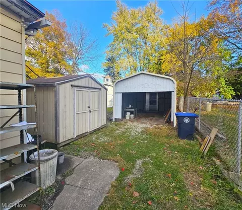 809 Beardsley St, Akron, OH 44311 photo 4