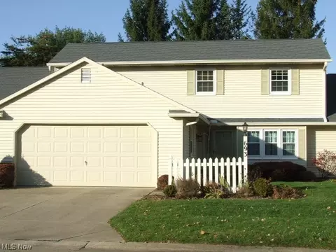 693 Bent Creek Dr, Wadsworth, OH 44281