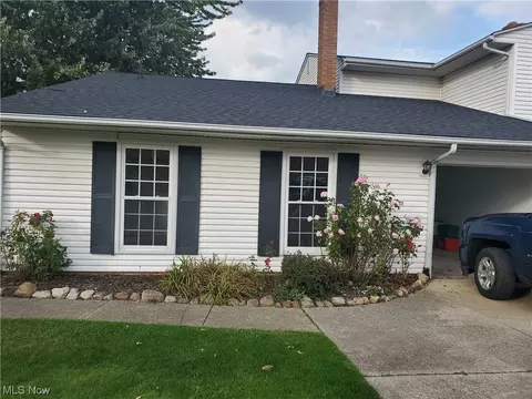 8104 Puritan Dr #52-D, Mentor, OH 44060