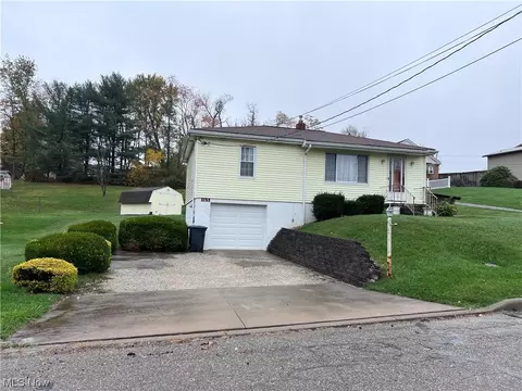 165 Garden Dr, Wintersville, OH 43953