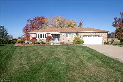 7660 Cherrywood Ln, Seven Hills, OH 44131