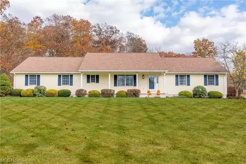 12239 Blosser Rd, North Lima, OH 44452