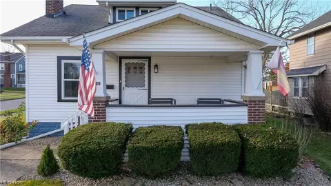 324 S Center St, Newton Falls, OH 44444