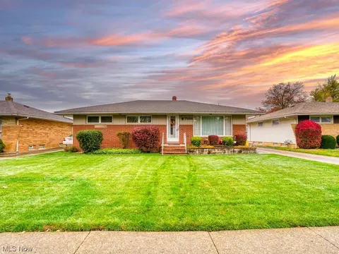 7588 Ann Arbor Dr, Parma, OH 44130