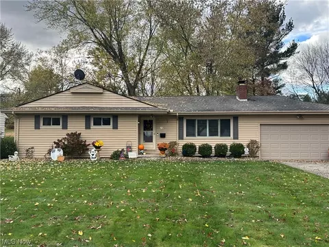 56 Winona Ave, Canfield, OH 44406