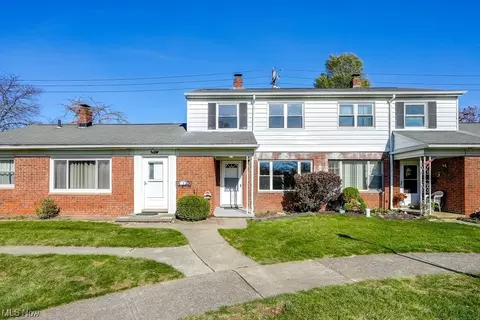 10366 Manorford Dr #31, Parma Heights, OH 44130