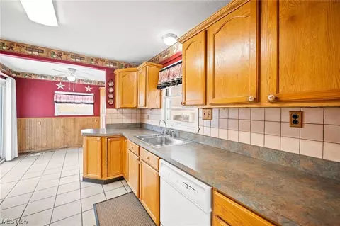 5602 Ackley Rd, Parma, OH 44129 photo 11