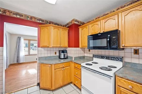 5602 Ackley Rd, Parma, OH 44129 photo 12